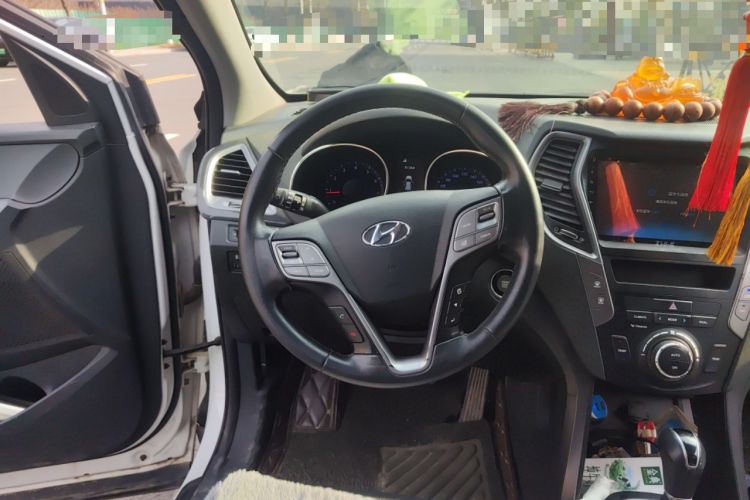 Used Hyundai Santa Fe 2015 2.0T Automatic Two-Wheel Drive Smart Version 5 Seats