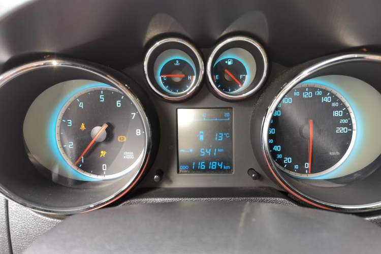 Used CHANGAN CS35 2015 1.6L Manual Luxury Model China IV Standard
