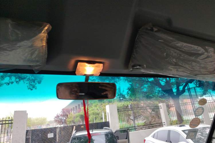 Used Iveco Daily 2021 2.5T V40 2-3 Seater Long Wheelbase Mid-Roof Dual Tires Manual Doors Headliner