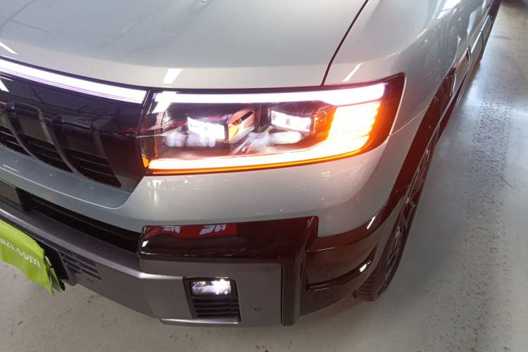 Used Formula Leopard 8 2025 Smart & Brave Flagship Edition 7 Seats Left Front Headlight