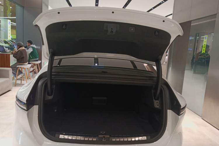 Used Nio ET9 2025 100 kWh