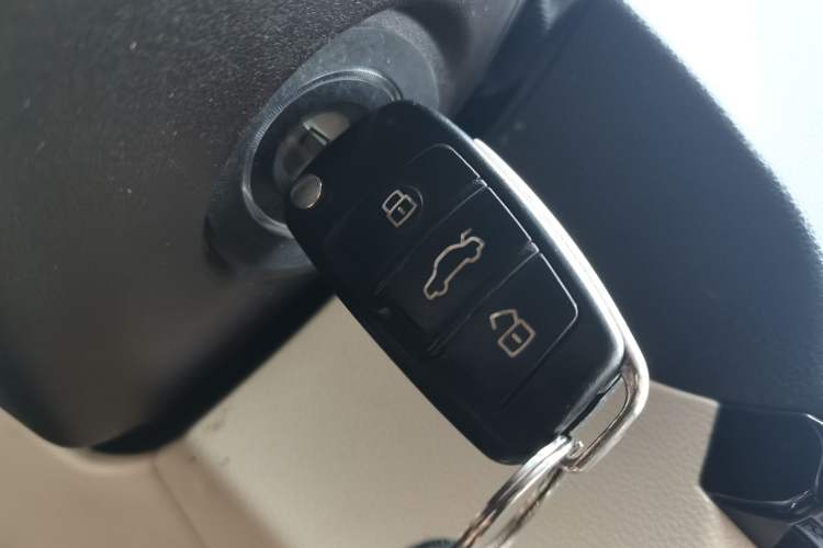 Used Chery Arrizo M7 2015 2.0L CVT Comfort Edition 232 Seats