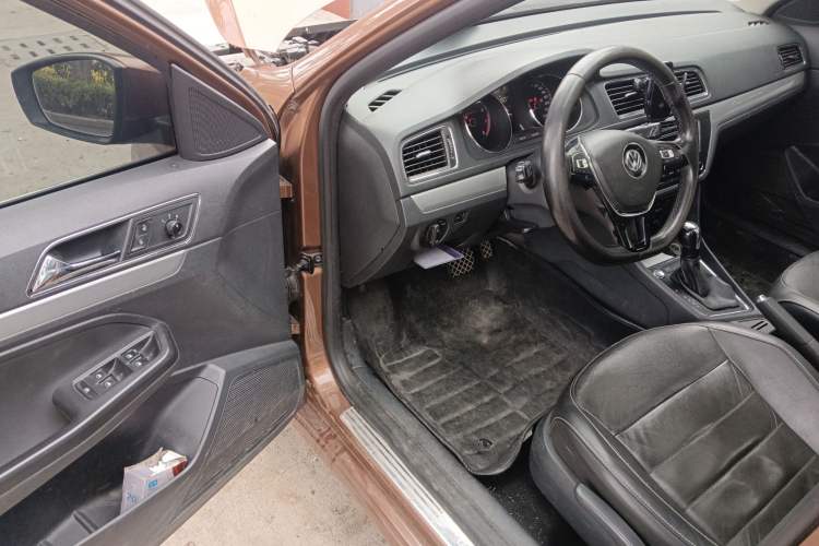 Used Volkswagen Gran Lavida 2017 1.6L Automatic Comfort Edition
