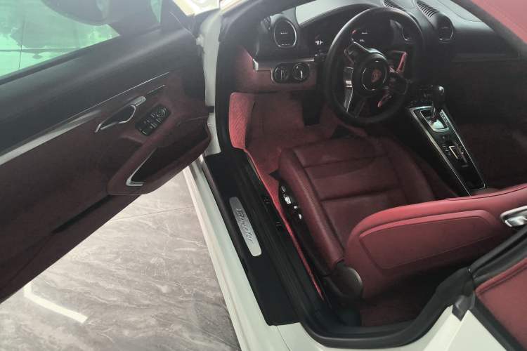 Used Porsche 718 2018 Boxster 2.0T
