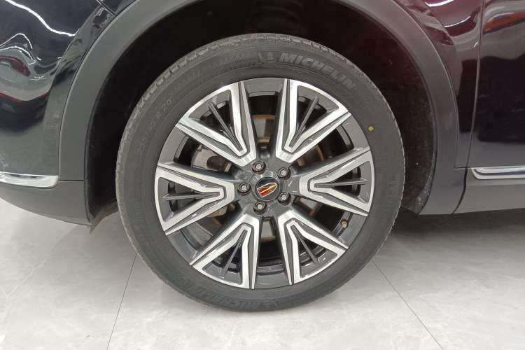 Used Hongqi HS5 2022 Facelifted Version 2.0T Smart Connect Flagship All-Wheel-Drive Edition Left Front Wheel Hub
