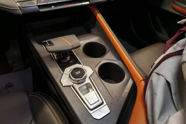 Used Changan UNI-V iDD 2023 ZhiDian iDD 1.5T 113km Smart & Fun Version
