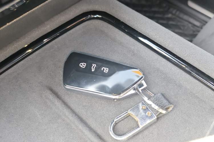 Used Volkswagen Teramont 2025 Tiguan Pro 450TSI Four-Wheel Drive Summit Edition Vehicle Key