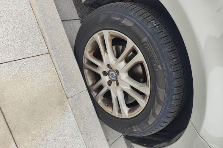 Used Volvo XC60 2015 T5 Smart Upgrade Model
