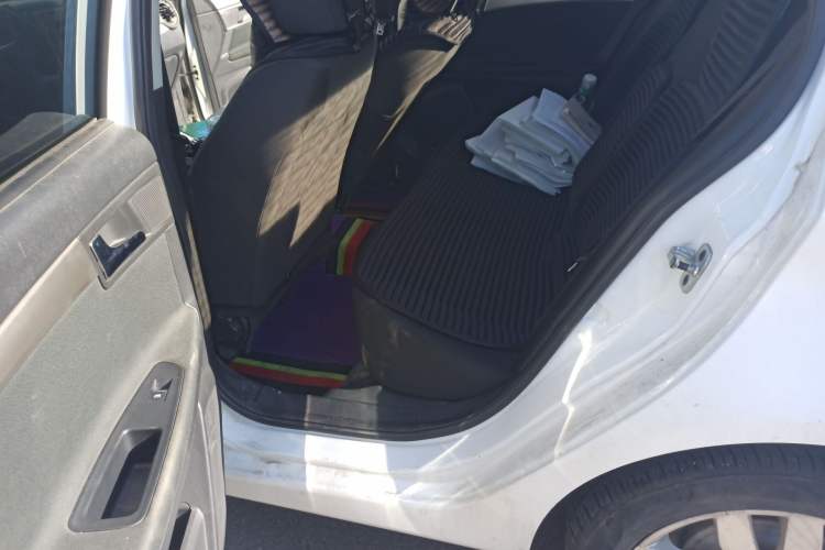 Used Roewe 350 2015 1.5L Manual Luxury Sunroof Edition