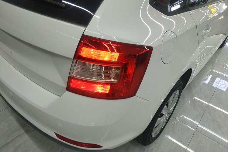 Used Skoda Rapid Spaceback 2018 1.6L Automatic Standard Edition
