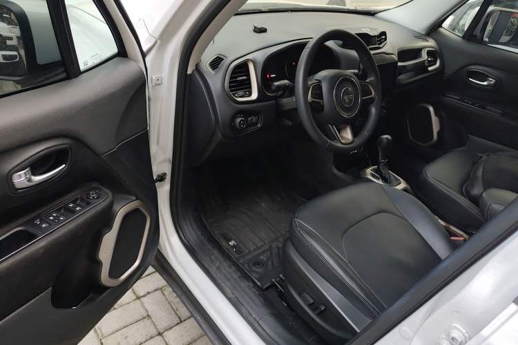Used Jeep Renegade 2018 Connected Large Screen Version 180T Automatic High-Energy Edition