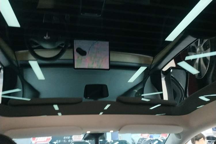 Used Tesla Model Y 2021 Long-Range All-Wheel-Drive Version
