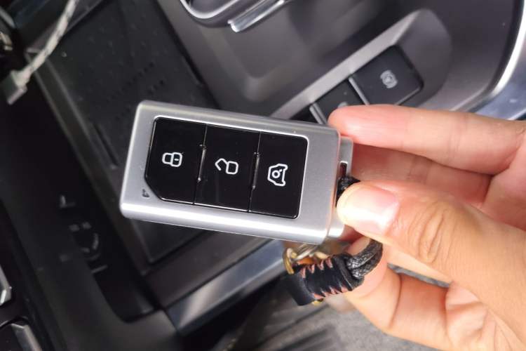 Used 212 T01 2025 2.0T Changfeng