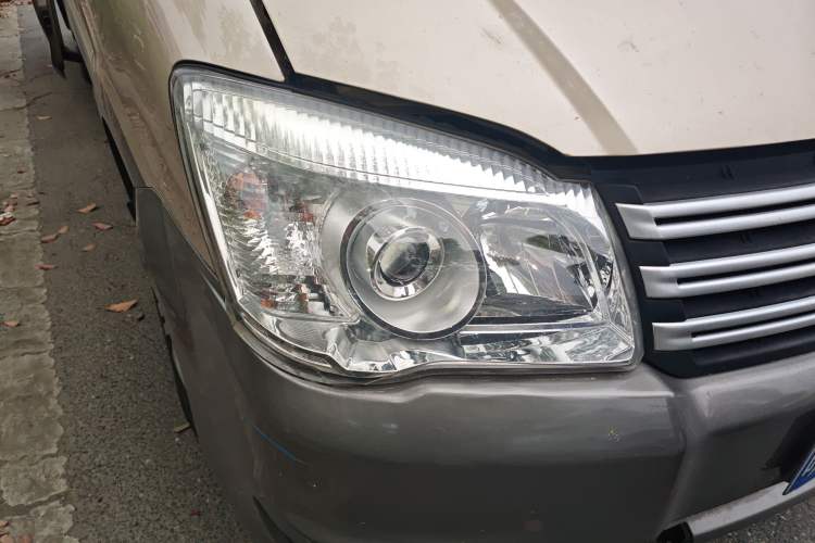 Used FORTHING Lingzhi 2017 Facelifted M3L 1.6L 7-Seater Standard Version
