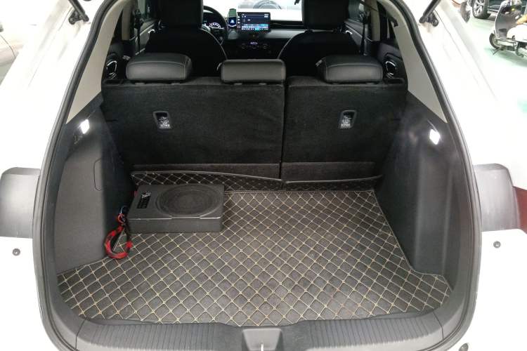 Used Honda Vezel 2023 1.5L CVT Pioneer Edition Trunk