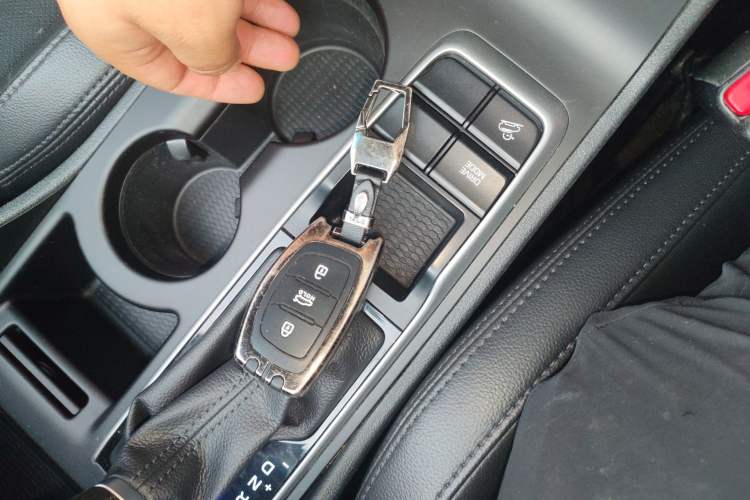 Used Hyundai Tucson 2015 1.6T Dual-Clutch Two-Wheel-Drive Smart Model Vehicle Key