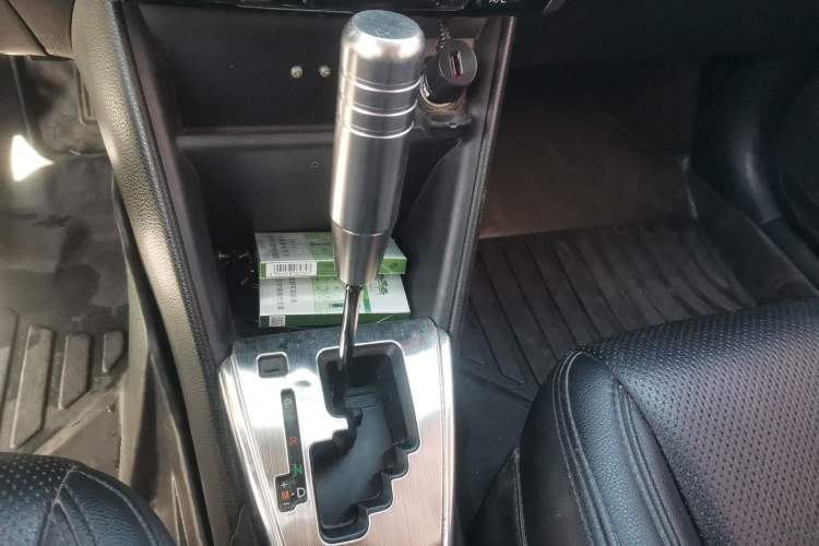 Used Toyota YARiS L Zhi Xiang 2017 1.5E CVT Dynamic Edition Gear Lever