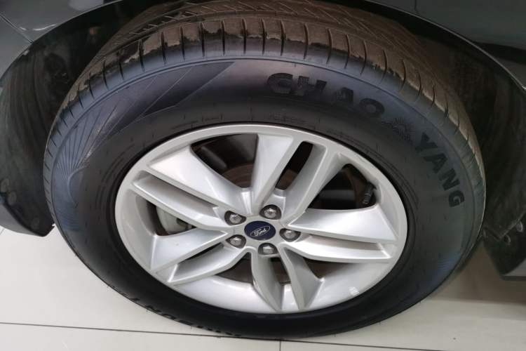 Used Ford Edge 2018 Facelifted EcoBoost 245 Two-Wheel-Drive Platinum Edition 5 Seats China V Emission Standard
