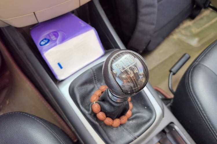 Used Hyundai Celesta 2015 1.6L Manual Comfort Model Gear Lever