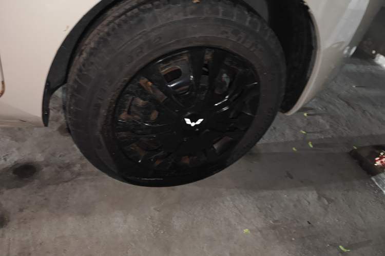 Used Wuling Hongguang MINIEV 2022 Macaron Premium Model – Lithium Iron Phosphate Right Front Wheel Hub
