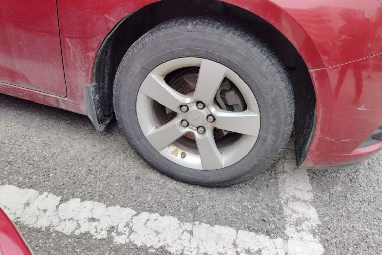 Used Chevrolet Cruze 2013 1.6L SE AT Right Front Wheel Hub