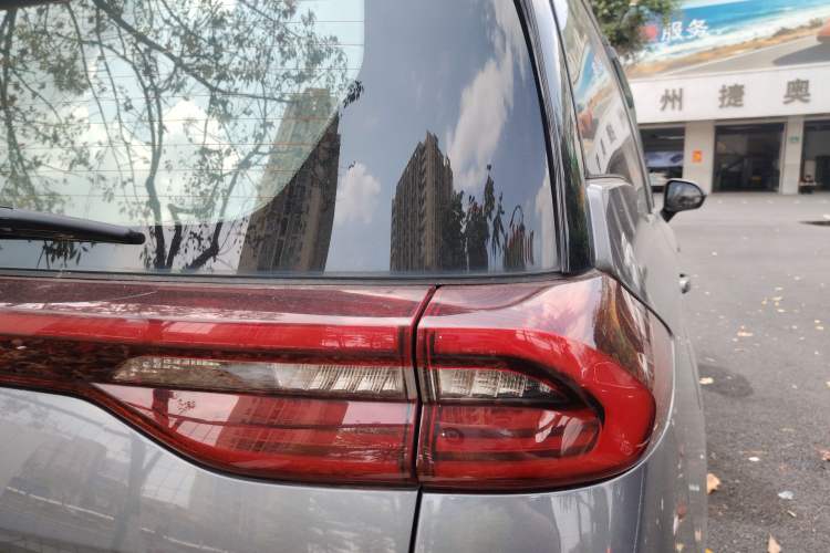 Used GAC Trumpchi M6 2021 270T DCT Luxury Edition (6-seater) Exterior 3