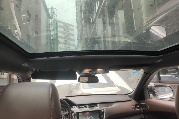 Used Land X7 2015 2.0T Panoramic Flagship Edition Headliner