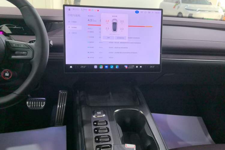 Used Xiaomi Auto SU7 2024 Four-Wheel Drive Ultra-Long Range Advanced Intelligent Driving Max Edition
