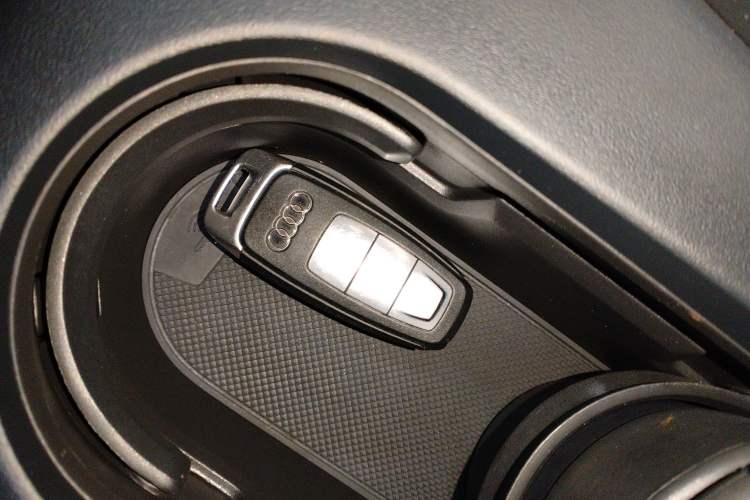 Used Audi Q5 e-tron 2023 40 e-tron Starry Edition Mecha Kit
