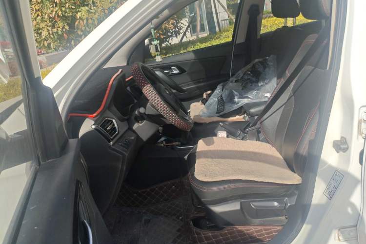 Used FAW Senya R7 2016 1.6L Manual Luxury Model
