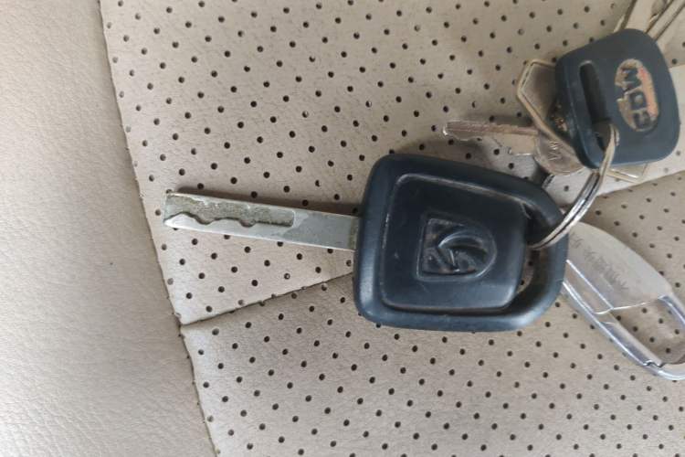 Used Baojun 730 2014 1.5L manual Comfort ESP version 7 seats Vehicle Key