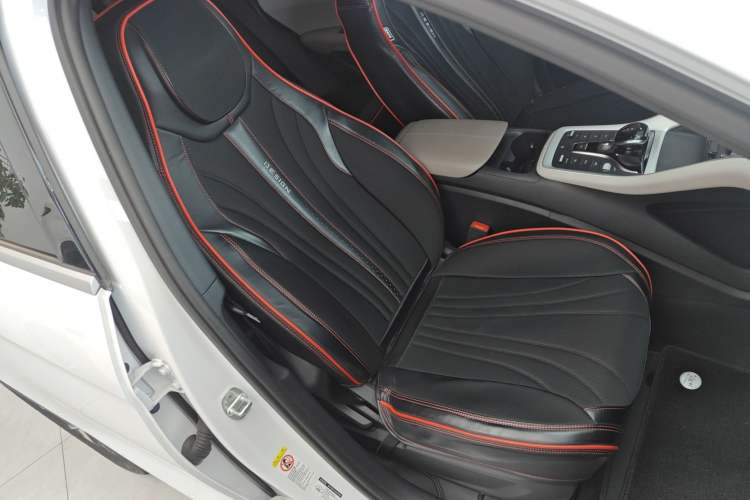 Used BYD Song Pro New Energy 2024 HONOR Edition DM-i 71KM Navigation Model Right Front Seat