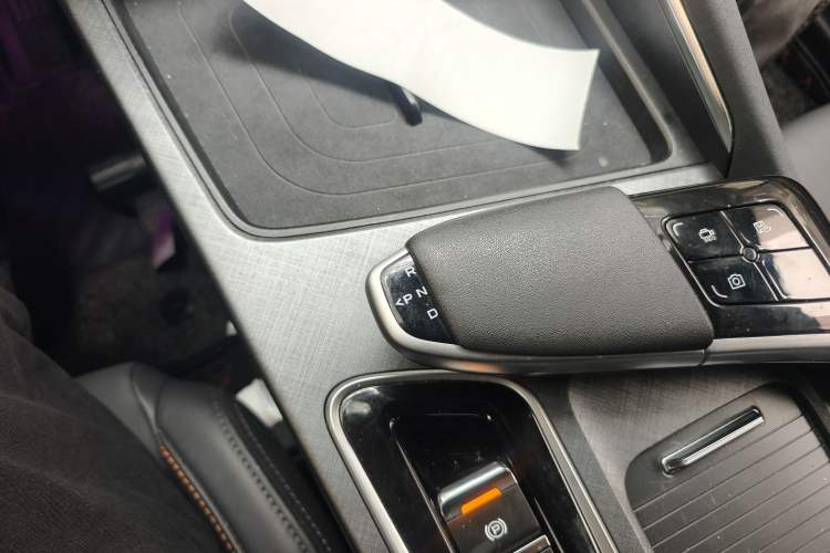 Used CHANGAN UNI-T 2022 1.5T Prestige Version Gear Lever