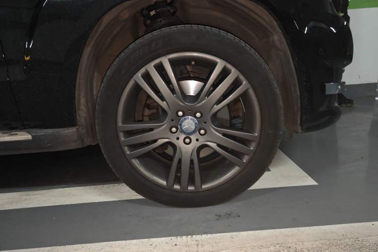 Used Mercedes-Benz GLK-Class 2013 GLK 300 4MATIC Dynamic Edition Right Front Wheel Hub