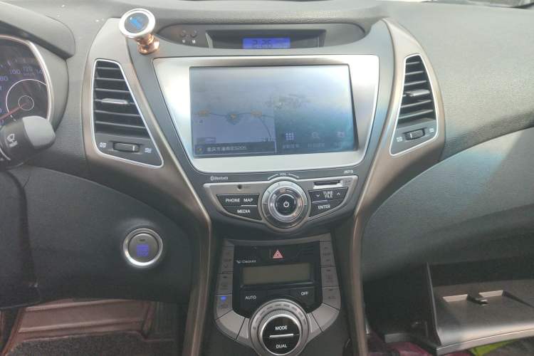 Used Hyundai Elantra (5th Generation / Langdong) 2015 1.6L Automatic Luxury Model
