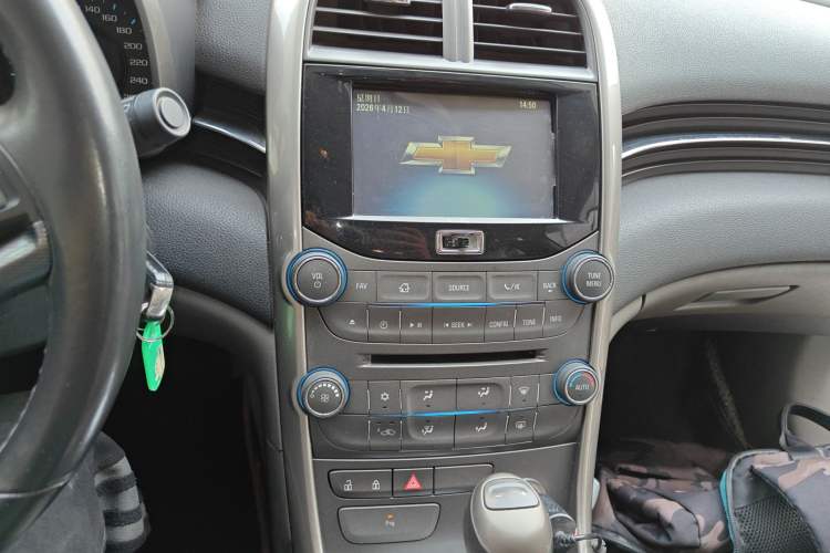 Used Chevrolet Malibu 2012 2.0L Automatic Luxury Edition Audio And AC Panel