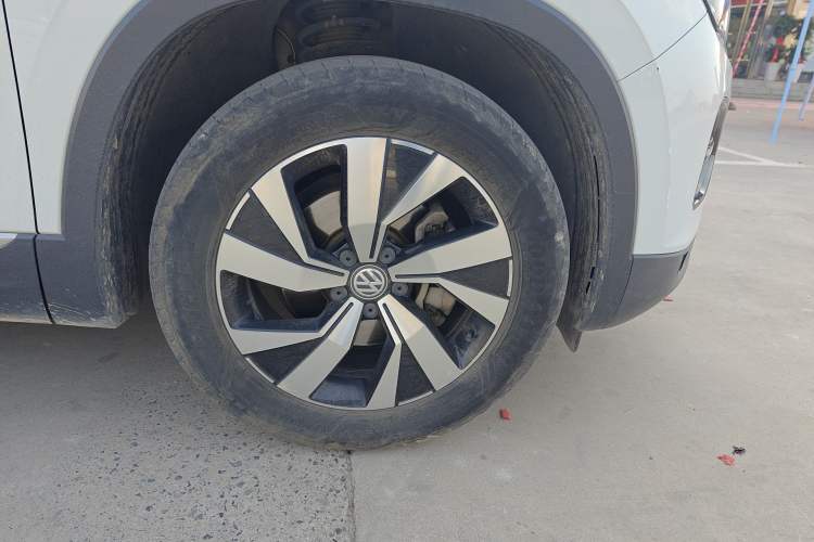 Used Volkswagen Tayron 2019 330TSI Two-Wheel Drive Luxury Model China VI Standard Right Front Wheel Hub