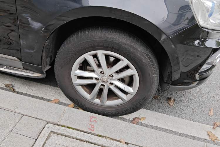 Used Zotye T600 2015 1.5T Manual Luxury Model Right Front Wheel Hub