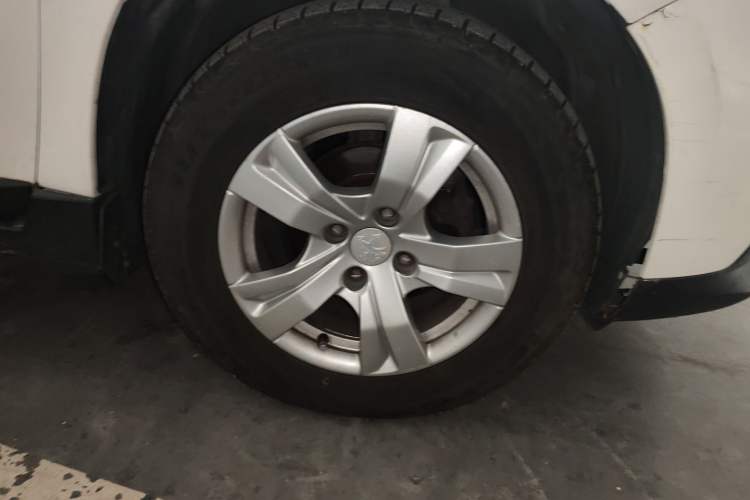 Used Peugeot 2008 2015 1.6L Automatic Playcool Edition
