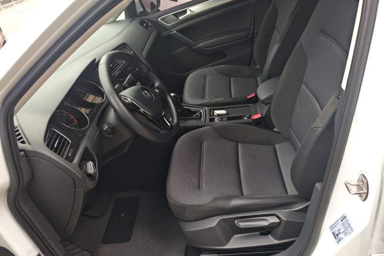 Used Volkswagen Golf 2020 Zhiai Edition 280TSI DSG Comfort Model Left Front Seat