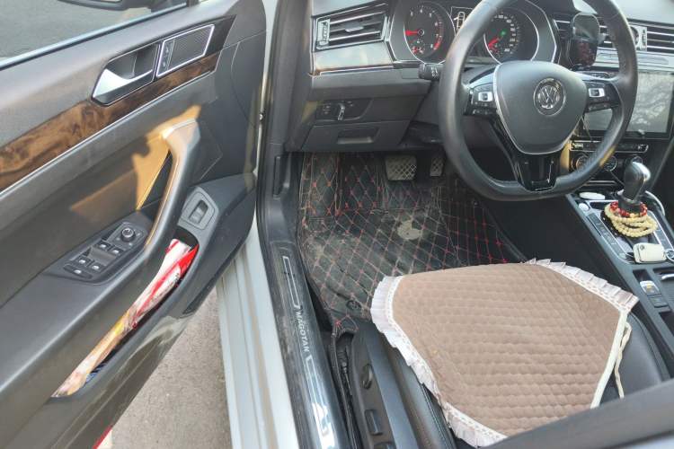 Used Volkswagen Magotan 2017 330TSI DSG Luxury Model
