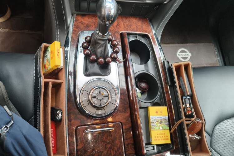 Used Nissan Patrol 2017 4.0L Parallel Import Gear Lever