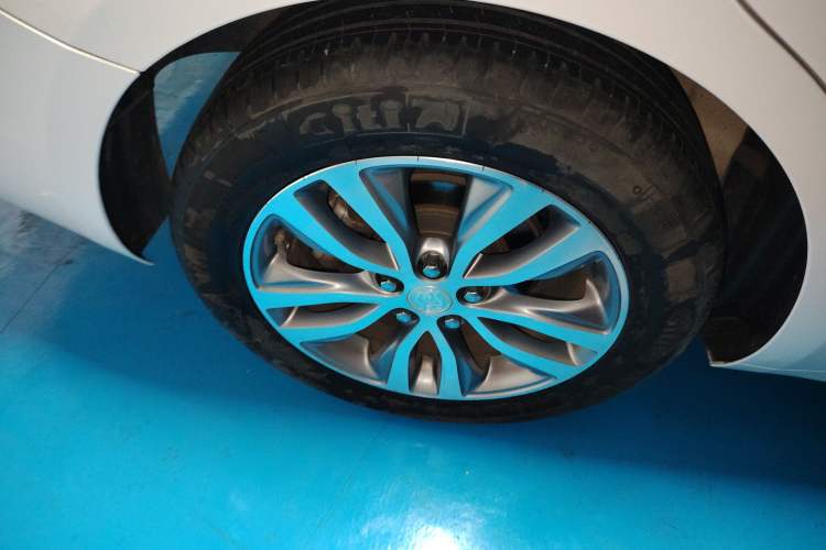 Used Buick GT 2019 18T Automatic Connected Elite Model China VI Standard Right Rear Wheel Hub