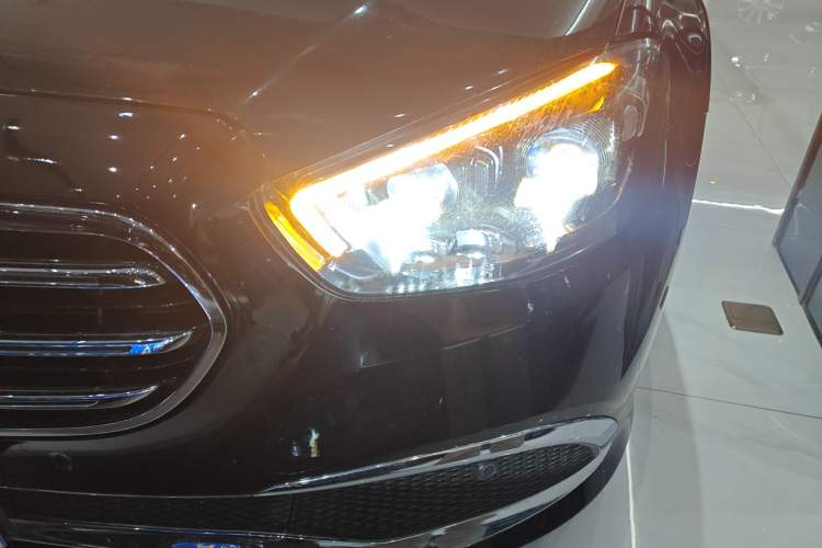 Used Mercedes-Benz E-Class 2016 E 200 L
