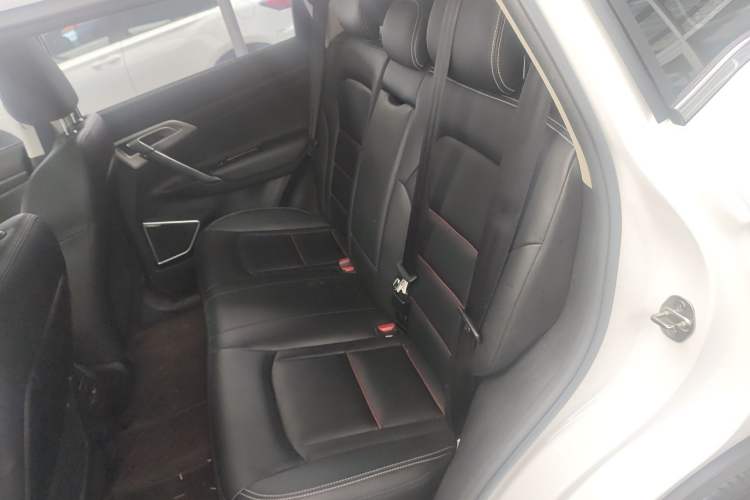 Used Geely Auto Emgrand X7 Sport 2020 1.8TD DCT Two-Wheel Drive Smart Connect 4G-Enabled Version
