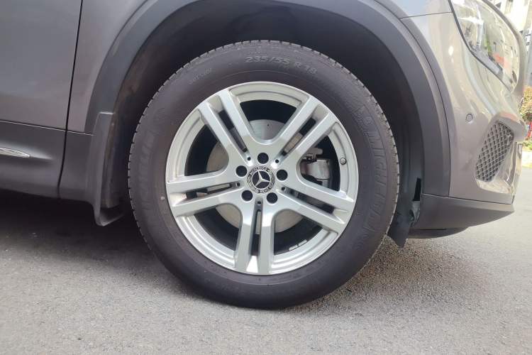 Used Mercedes-Benz GLB 2021 GLB 200 Dynamic Edition Right Front Wheel Hub