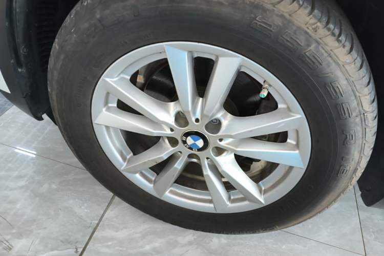 Used BMW X5 2015 xDrive28i
