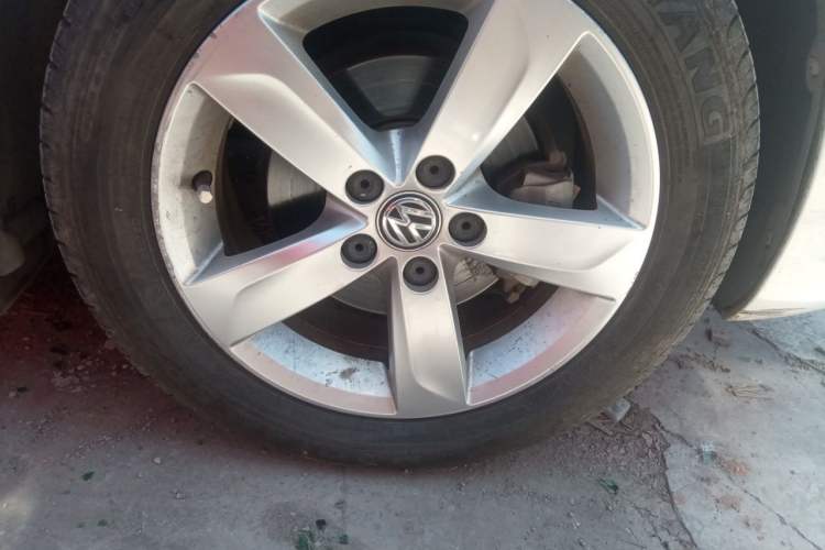 Used Volkswagen Santana 2015 1.6L Manual Comfort Edition