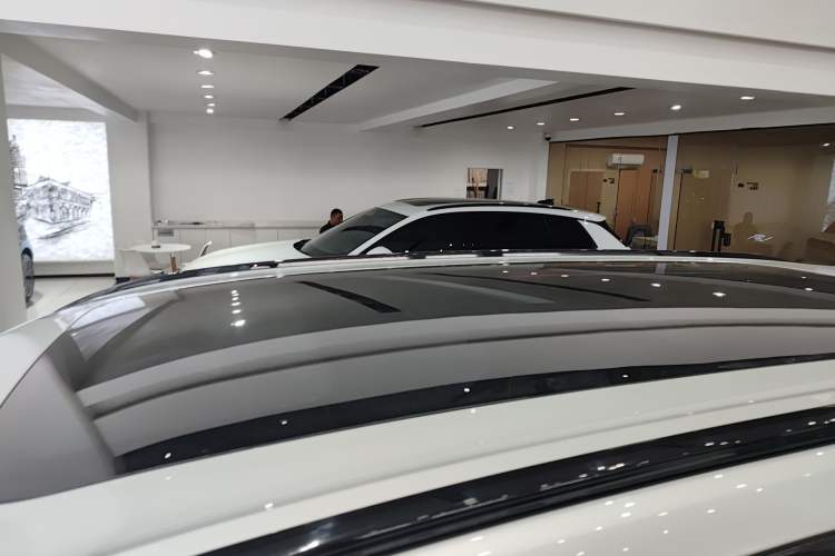 Used Dongfeng eπ eπ008 2024 210Max Range-Extended Version 6 Seats