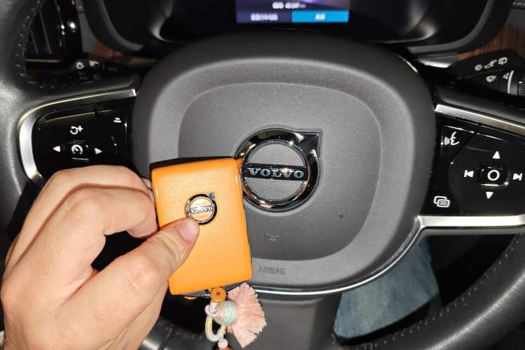 Used Volvo XC60 2022 B5 4x4 Smart Luxury Edition
